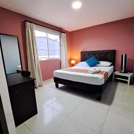 Hotel 9-25 Перейра Екстериор снимка